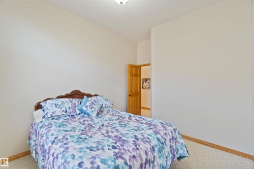 7542 165A Avenue, Edmonton, AB 