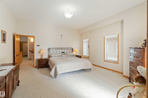 7542 165A Avenue, Edmonton, AB 
