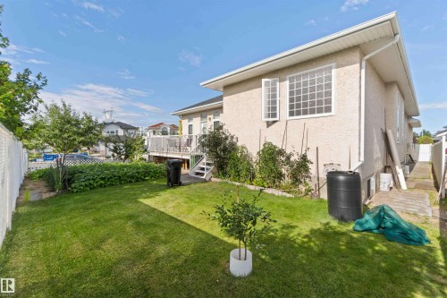 7542 165A Avenue, Edmonton, AB 