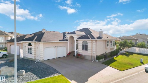 7542 165A Avenue, Edmonton, AB 