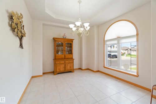 7542 165A Avenue, Edmonton, AB 