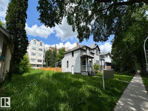 10936 81 Avenue, Edmonton, AB 