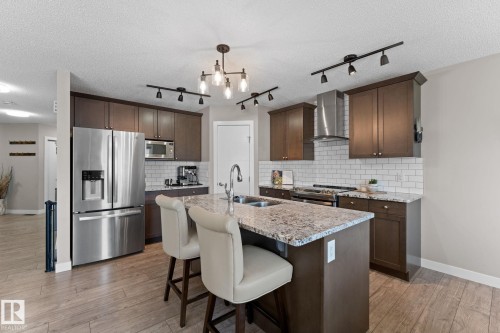 8005 Evans Crescent, Edmonton, AB 