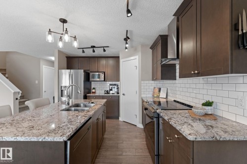 8005 Evans Crescent, Edmonton, AB 