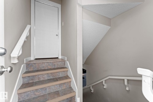 8005 Evans Crescent, Edmonton, AB 