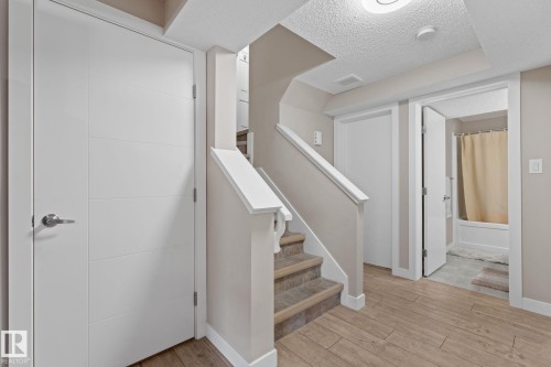 8005 Evans Crescent, Edmonton, AB 