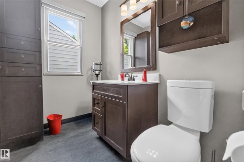 11331 75 Avenue, Edmonton, AB 