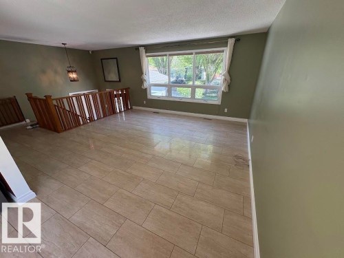 18 Flint Crescent, St. Albert, AB - Indoor Photo Showing Other Room