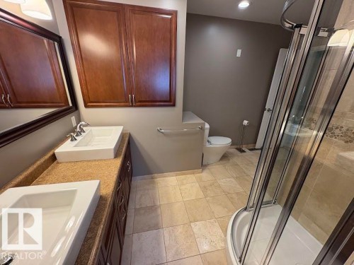 18 Flint Crescent, St. Albert, AB - Indoor Photo Showing Bathroom