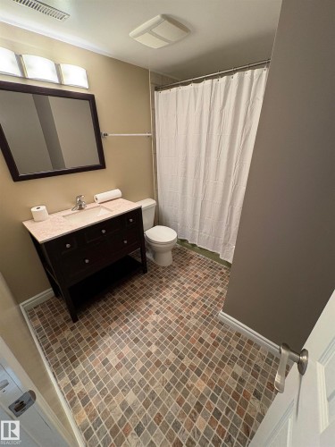 18 Flint Crescent, St. Albert, AB - Indoor Photo Showing Bathroom