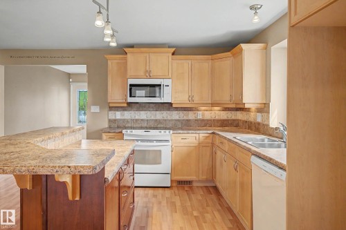 9402 153 Street Nw, Edmonton, AB 