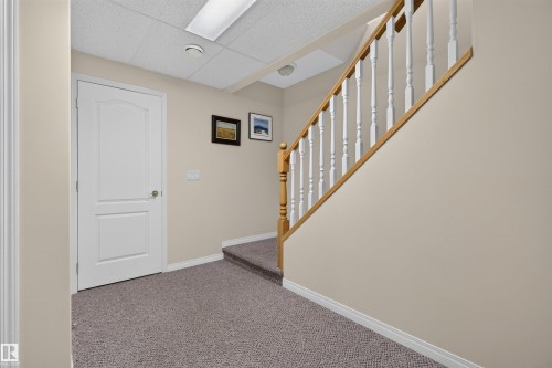 109 Falconer Crest, Edmonton, AB 