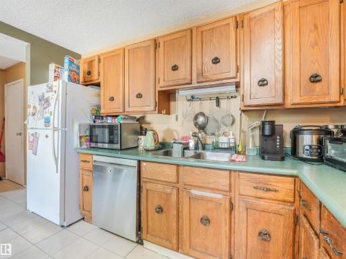 10488 28A Avenue, Edmonton, AB 