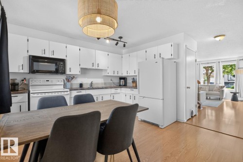 15614 83 Street, Edmonton, AB 