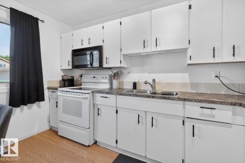 15614 83 Street, Edmonton, AB 