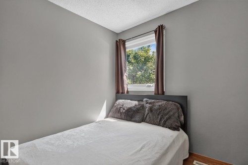 15614 83 Street, Edmonton, AB 