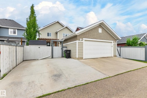 8407 Summerside Grande Boulevard, Edmonton, AB 