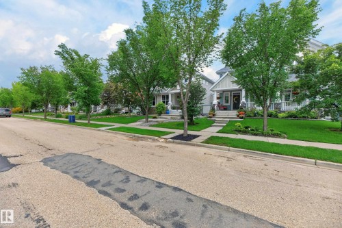 8407 Summerside Grande Boulevard, Edmonton, AB 