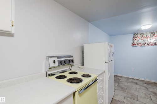 Image quality insufficient for description - 212 Homestead Crescent, Edmonton, AB 