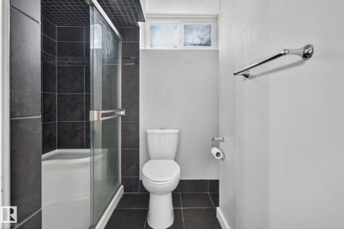 7804 136 Avenue, Edmonton, AB 
