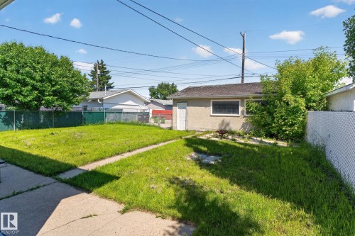 7804 136 Avenue, Edmonton, AB 