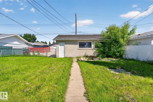7804 136 Avenue, Edmonton, AB 