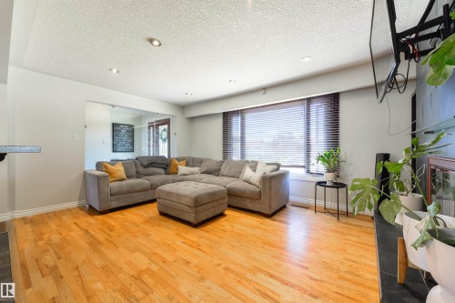 8917 162 Street, Edmonton, AB 