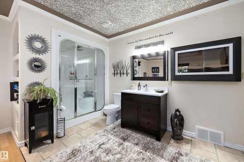 Shower stall with sliding glass doors and white base - 11124 110A Avenue Nw, Edmonton, AB 