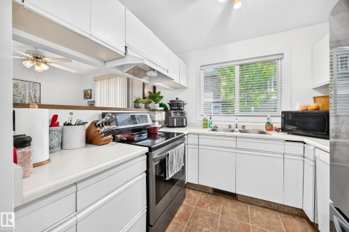 678 Lakewood Road N, Edmonton, AB 