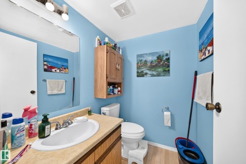 678 Lakewood Road N, Edmonton, AB 