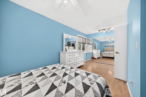 678 Lakewood Road N, Edmonton, AB 
