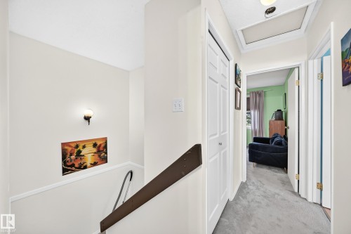 678 Lakewood Road N, Edmonton, AB 