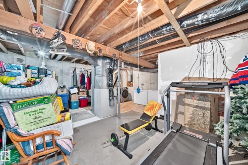 678 Lakewood Road N, Edmonton, AB 