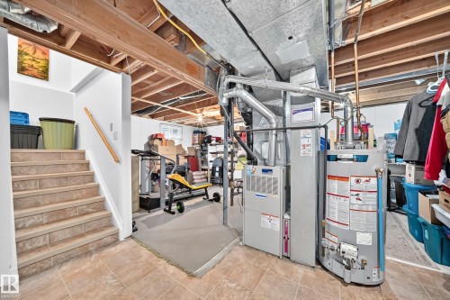 678 Lakewood Road N, Edmonton, AB 
