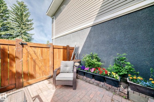 678 Lakewood Road N, Edmonton, AB 