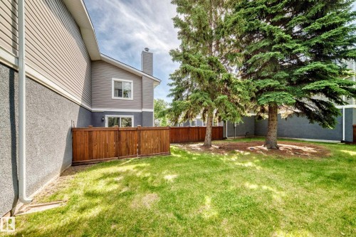678 Lakewood Road N, Edmonton, AB 