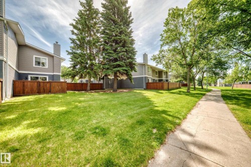 678 Lakewood Road N, Edmonton, AB 