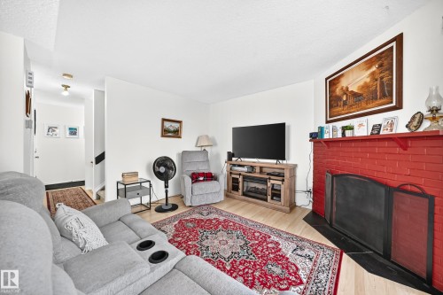 678 Lakewood Road N, Edmonton, AB 