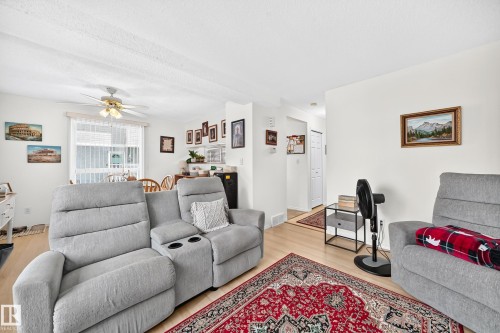 678 Lakewood Road N, Edmonton, AB 