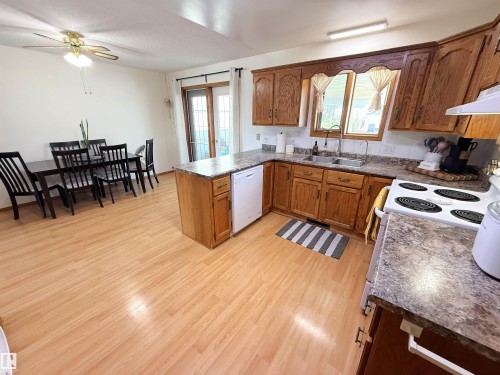 5003 57 Avenue, Stony Plain, AB 