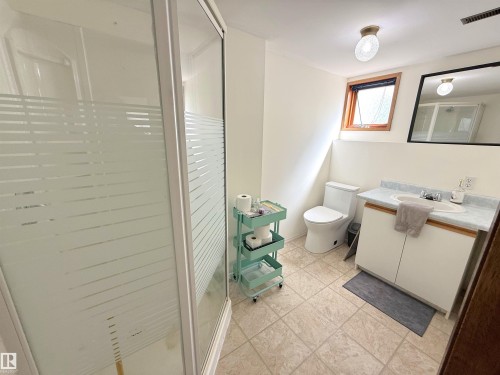 5003 57 Avenue, Stony Plain, AB 