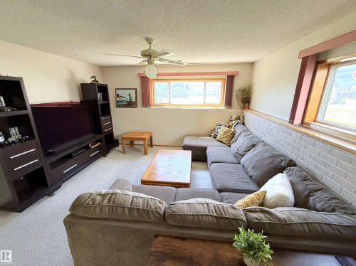 5003 57 Avenue, Stony Plain, AB 