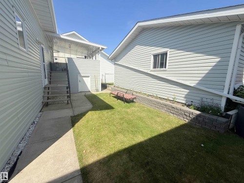 5003 57 Avenue, Stony Plain, AB 