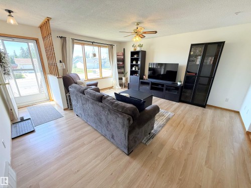 5003 57 Avenue, Stony Plain, AB 