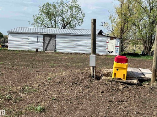 Ritchie Auto Waterer - 48028 Rr 133, Rural Beaver County, AB - Outdoor