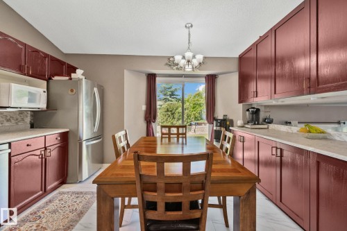 9615 175 Avenue, Edmonton, AB 