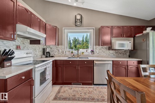 9615 175 Avenue, Edmonton, AB 