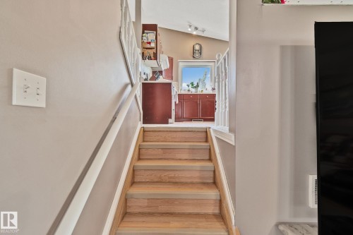 9615 175 Avenue, Edmonton, AB 