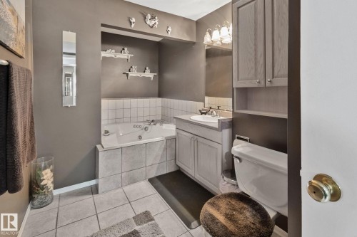 9615 175 Avenue, Edmonton, AB 