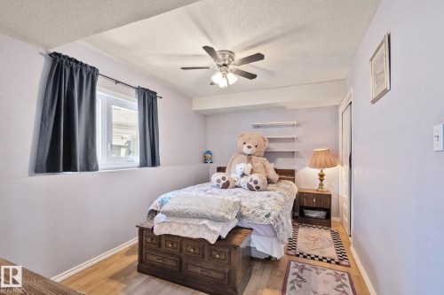 9615 175 Avenue, Edmonton, AB 